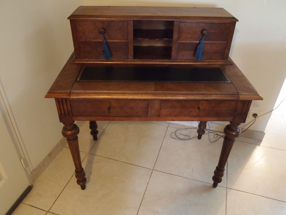 Bureau-secr&eacute;taire dit "Bonheur du jour" Meubles