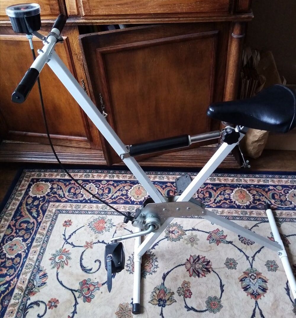 v&eacute;lo d'appartement, pliable, avec fonction rameur Vélos