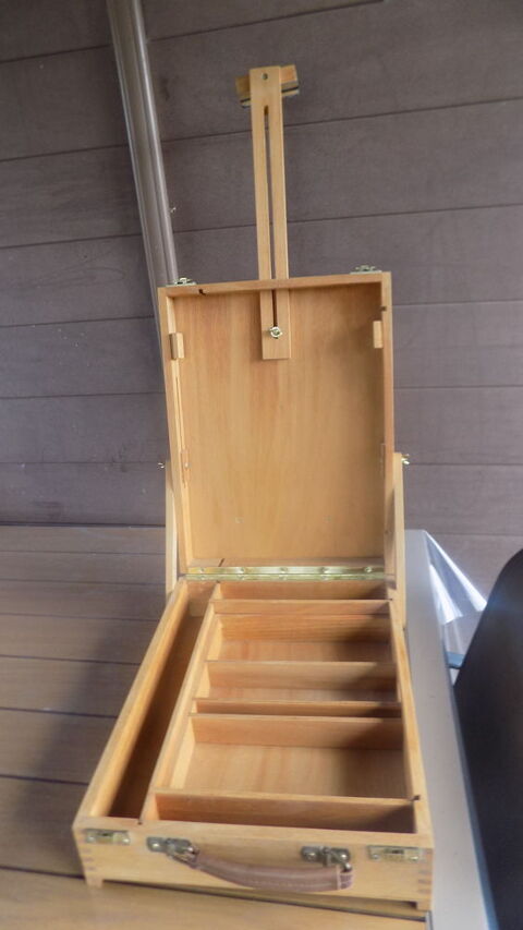   ANCIENNE MALETTE LEFRANC & BOURGEOIS
25 Barenton (50)