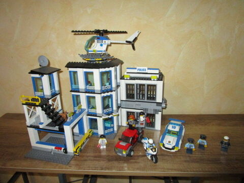 LOT 2CPCP
GROS LOT LEGO CASERNE POMPIER+POLICE  45 Villepinte (93)