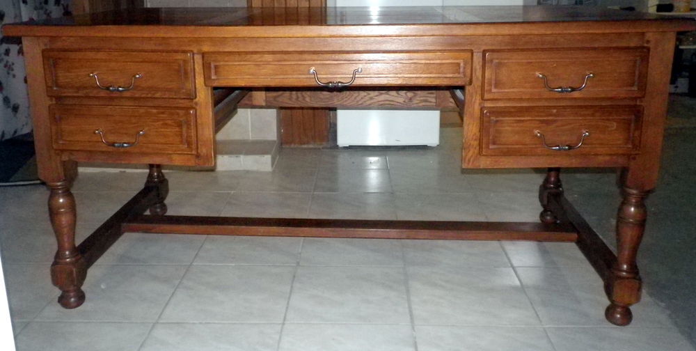 Bureau en ch&ecirc;ne massif
Meubles