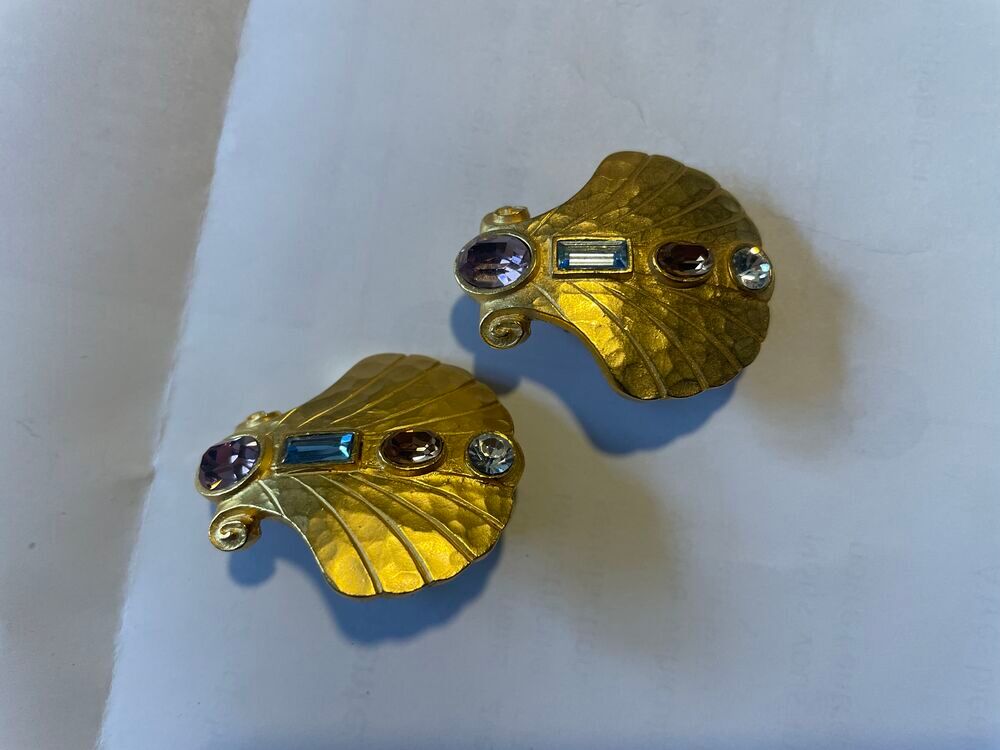 BO Boucles d'Oreilles clip coquillage dor&eacute; strass multicolor Bijoux et montres