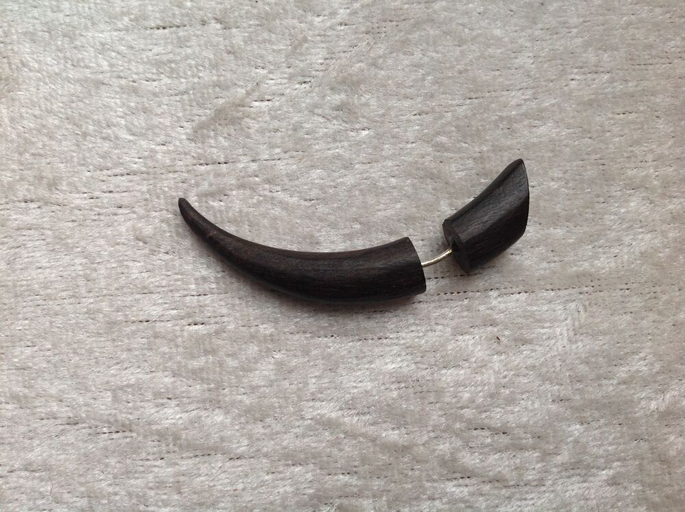 FAUX PIERCING &Eacute;CARTEUR BOUCLE OREILLE CORNE Envoi Possible
Bijoux et montres