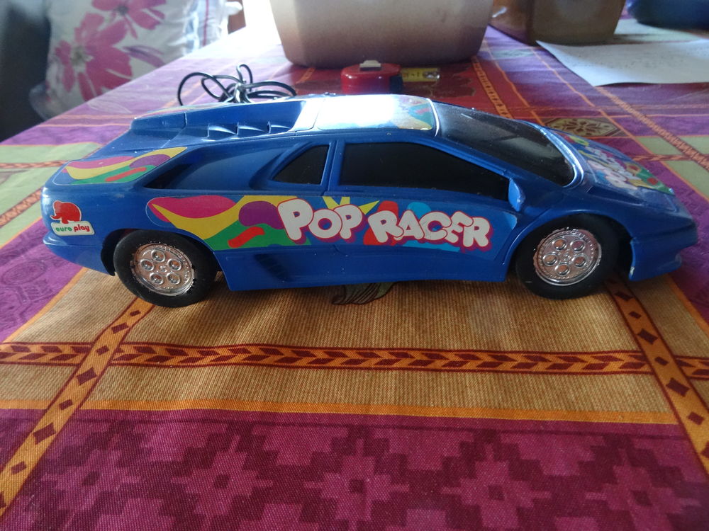 voiture t&eacute;l&eacute; guid&eacute; Jeux / jouets