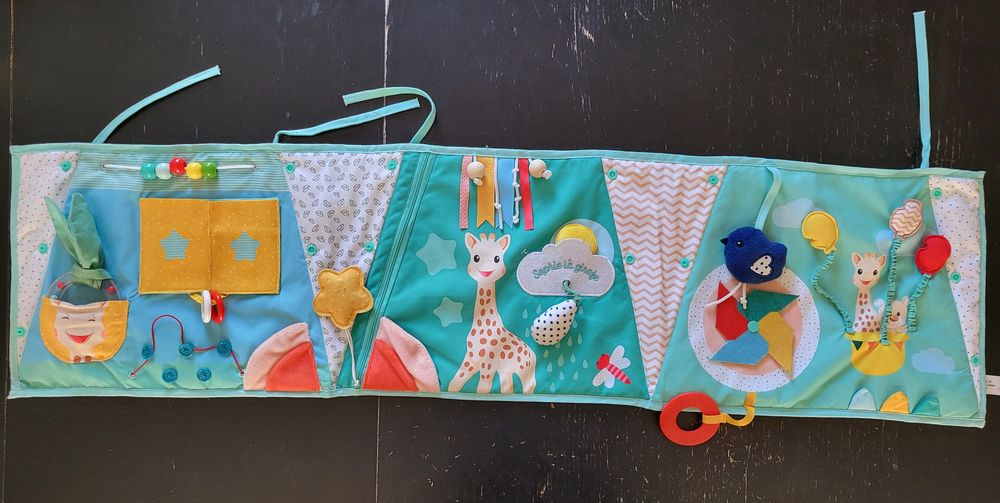 Tableau d'activit&eacute;s Sophie le girafe Jeux / jouets