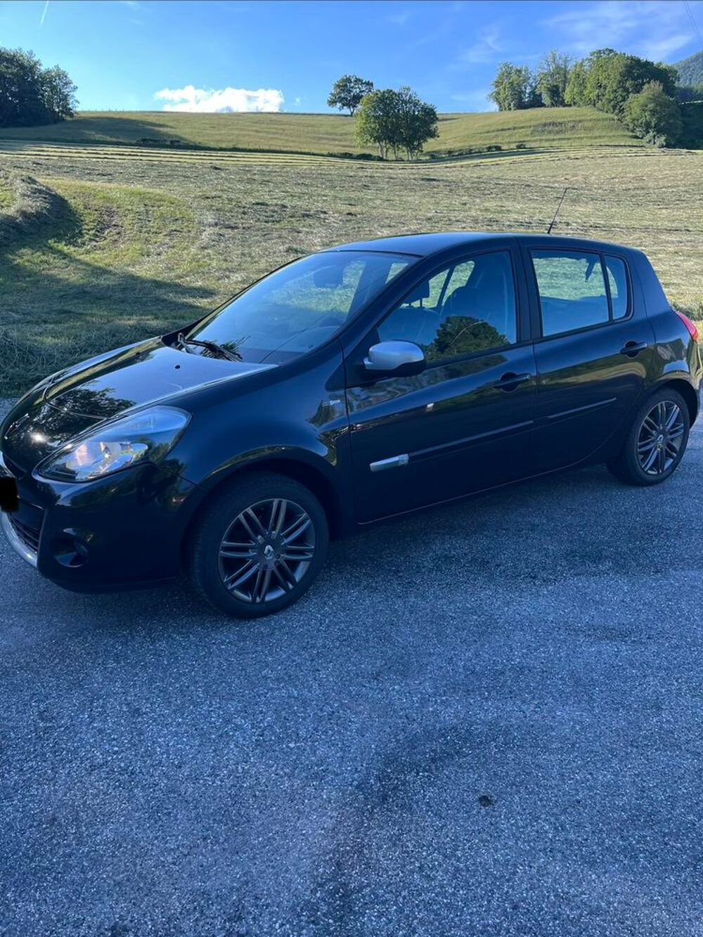 Clio III Tce 100 eco2 Night&Day 2011 occasion 01630 P&eacute;ron