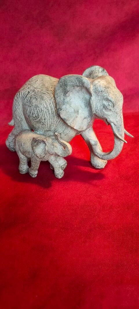 �l�phante avec son �l�phanteau en r�sine ( n�9 ) 18 Avermes (03)