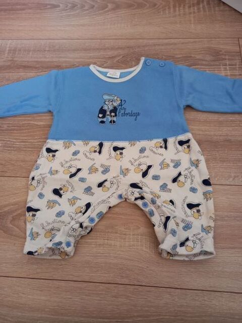 Combinaison bleu vintage sans marque impres pirates 6 mois 2 Villiers (86)