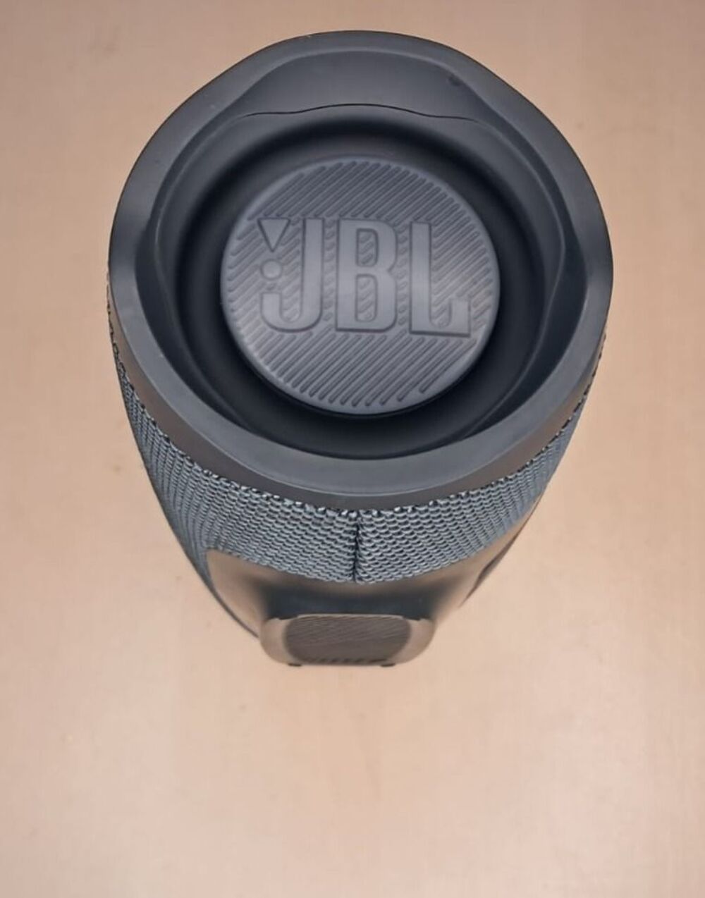 Enceinte JBL Charge Essential 2 ? bo&icirc;te, notice, housse Audio et hifi