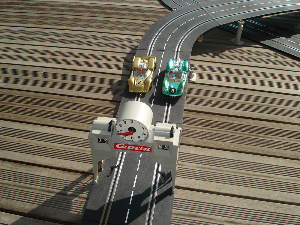 circuit voitures &eacute;lectriques &eacute;chelle 1/24 Jeux / jouets