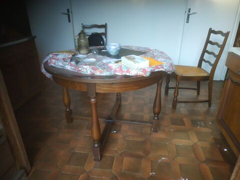 Table ronde + 2 chaises 60 Villenave-d'Ornon (33)