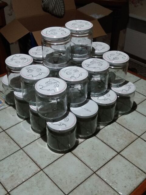 24 Pots  confiture, Bocaux, Pots de confiture
de 380grs 0 Saint-Ciers-d'Abzac (33)
