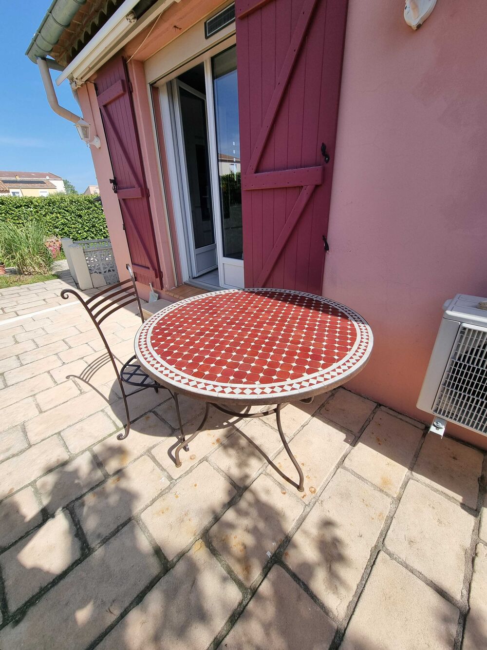 Table ronde 120 cm + 4 chaises en fer forge + plateau Meubles