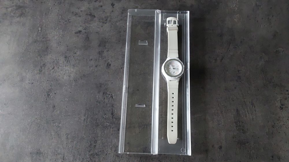 Montre femme Casio Bijoux et montres