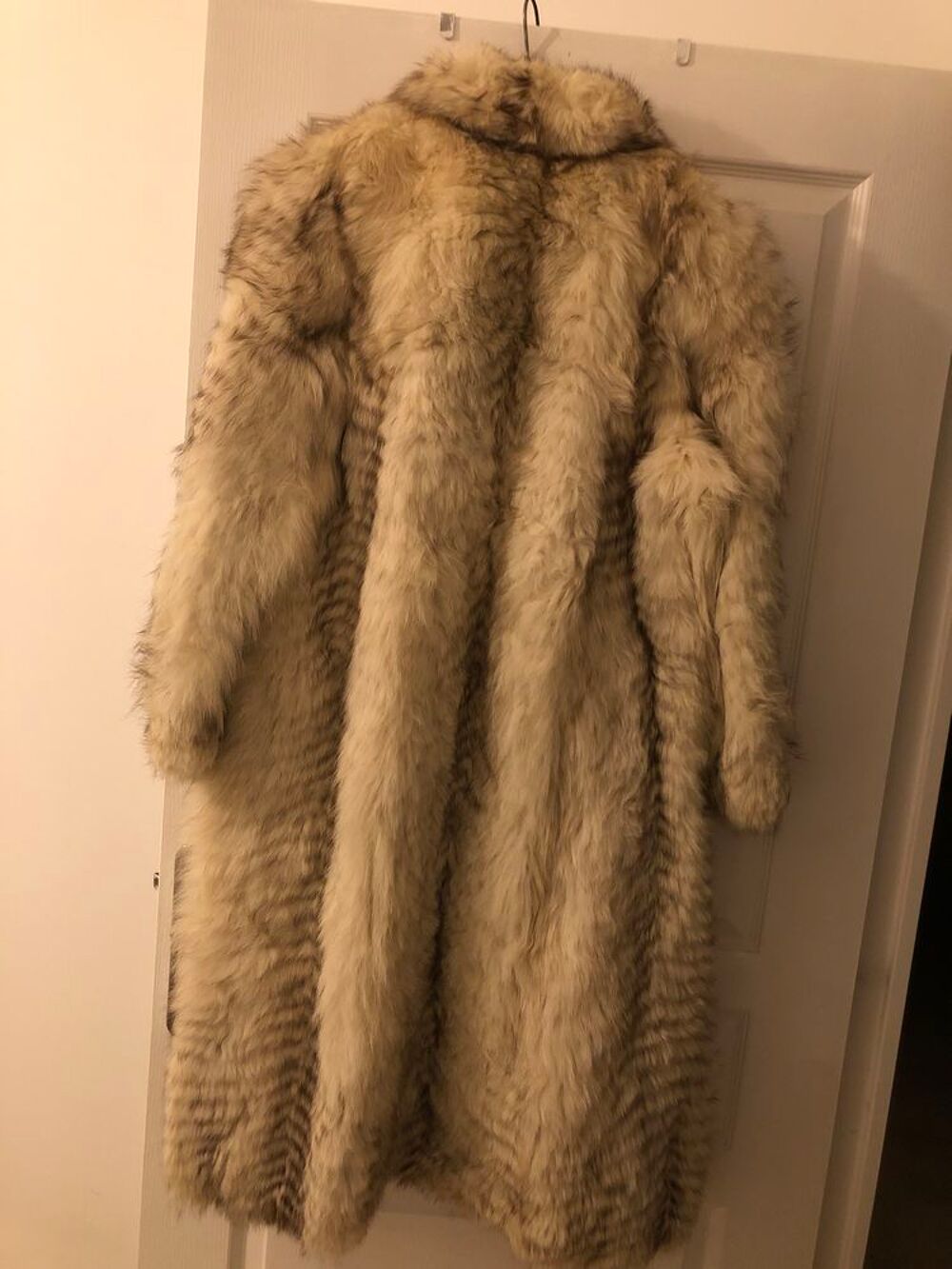 Manteau de fourrure renard argent&eacute; Vêtements