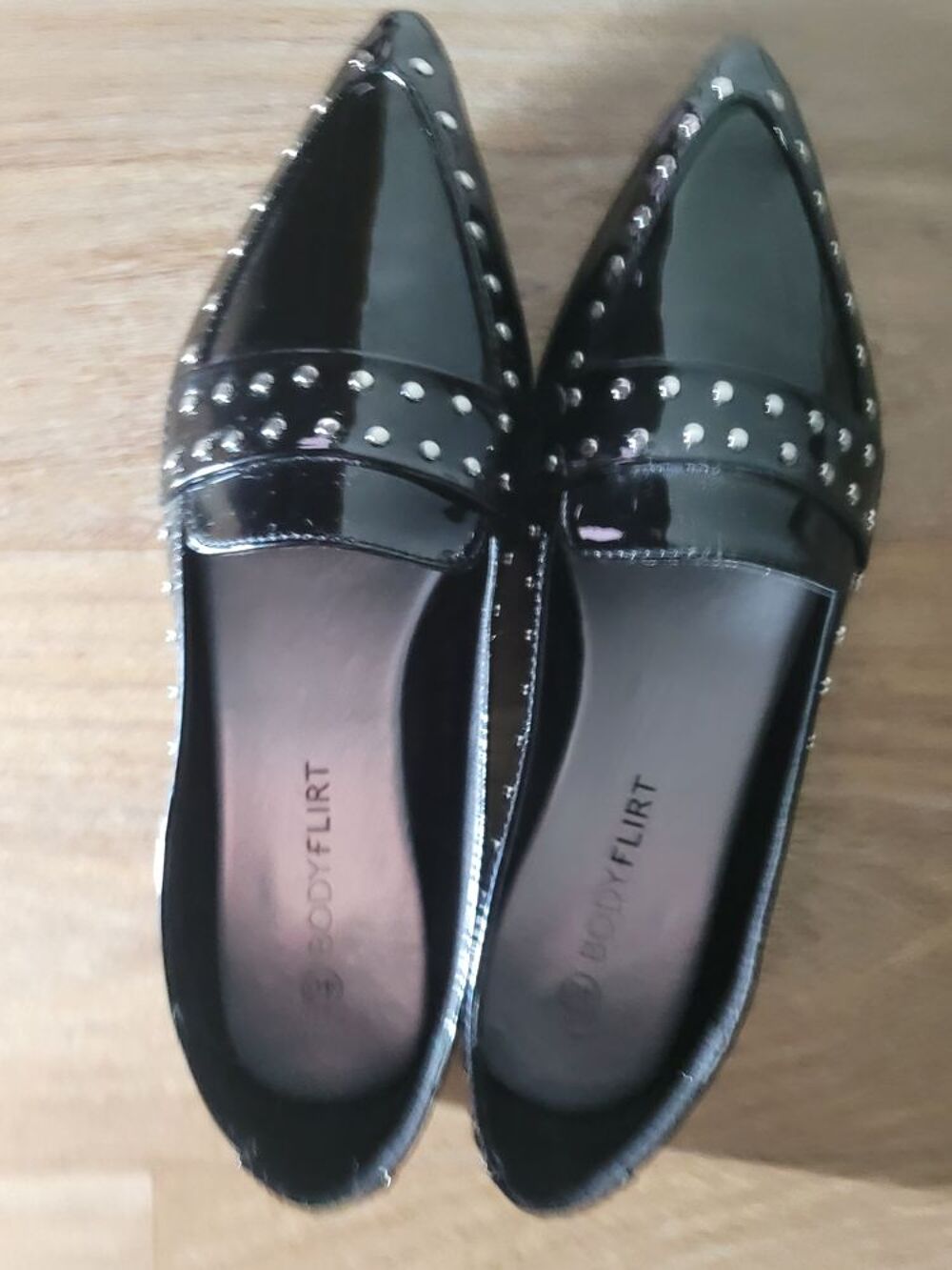 Mocassin cir&eacute; clout&eacute; &middot; Pointure 40 &middot; Neuf Chaussures