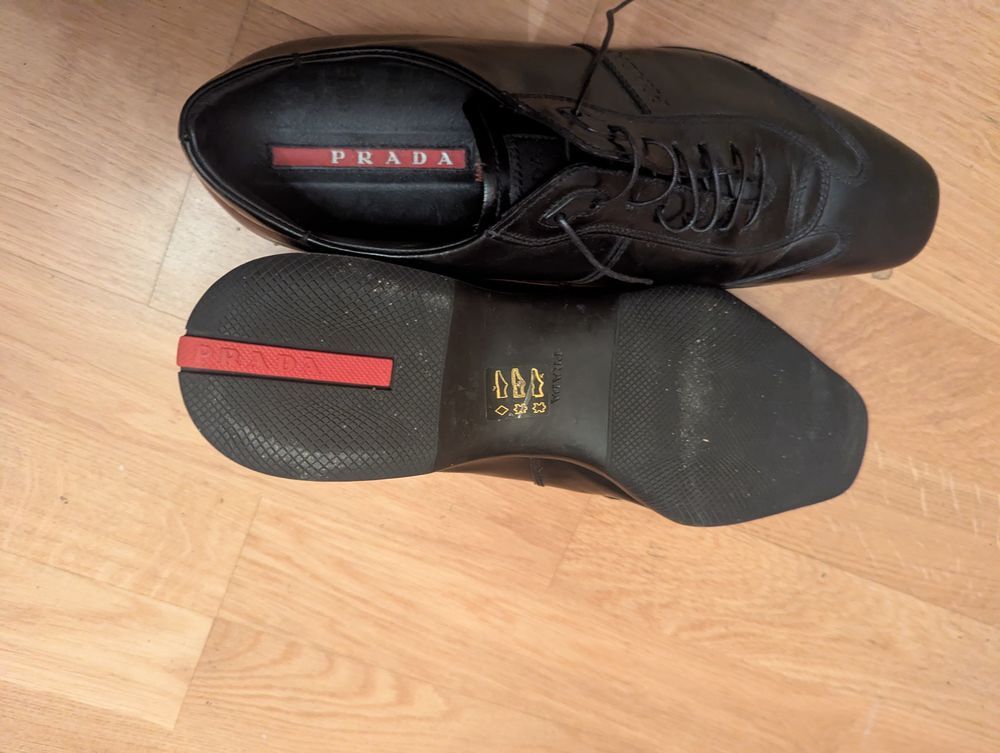 Chaussures &agrave; lacets homme PRADA Chaussures