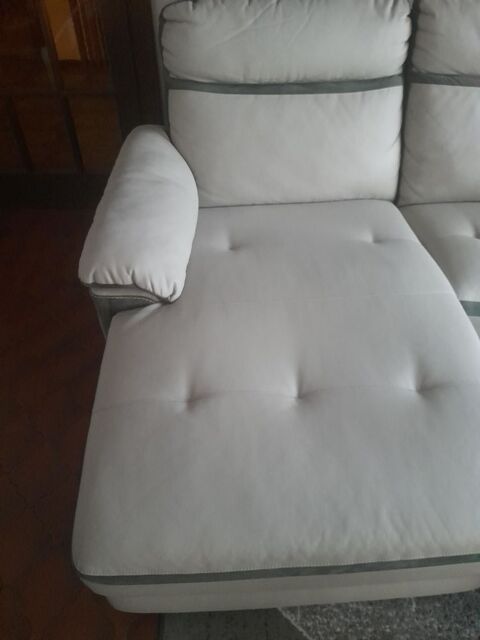 canap� marque WILLY AMG RLX M Gris clair. Angle gauche 550 Saulxures-sur-Moselotte (88)