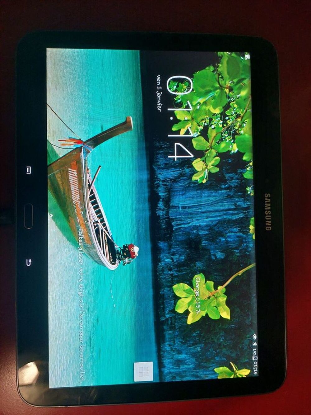 Samsung Galaxy Tab 3 - 10.1 pouces -Wi-Fi Téléphones et tablettes