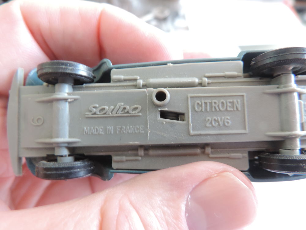 SOLIDO - 2 CV CITROEN - Echelle : 1/43 &egrave;me. 