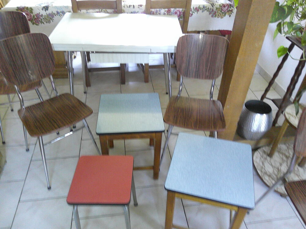 34 chaises en formica et tabourets Meubles