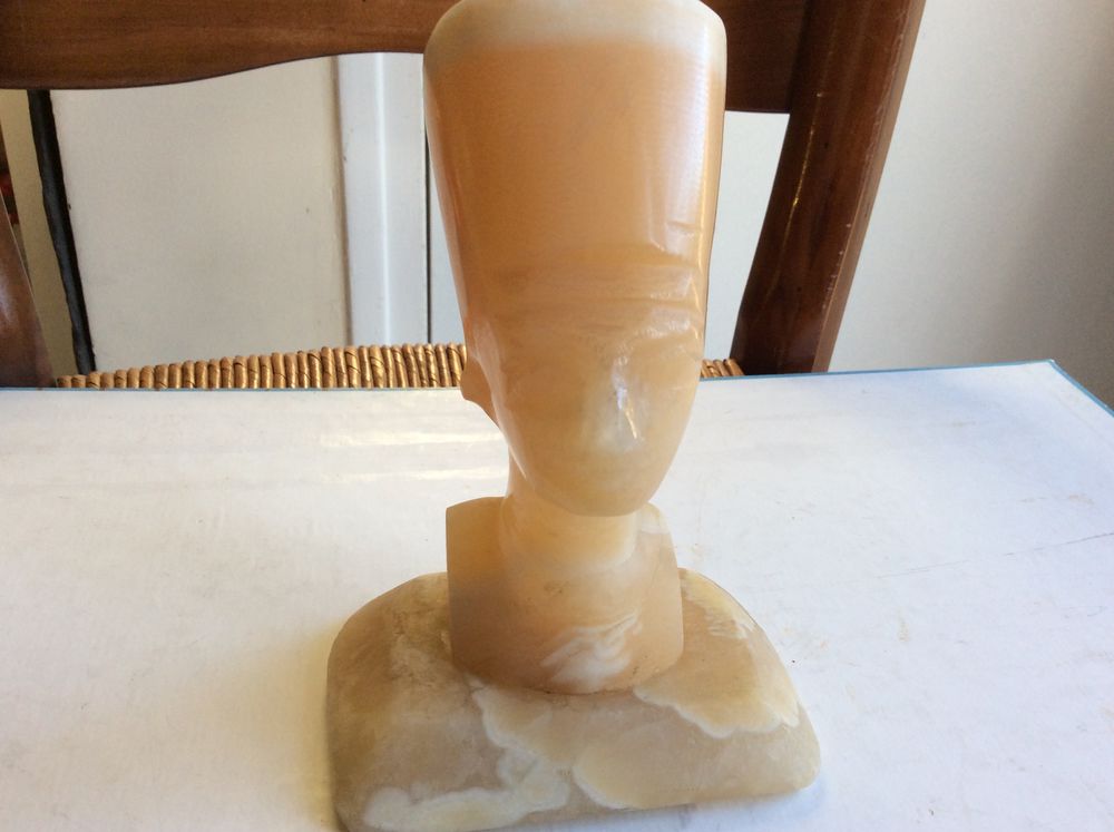 Statuette Nefertiti en alb&acirc;tre souvenir d'Egypte Décoration