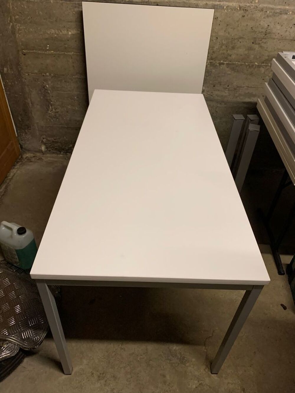 Table blanche 70x140cm
Meubles