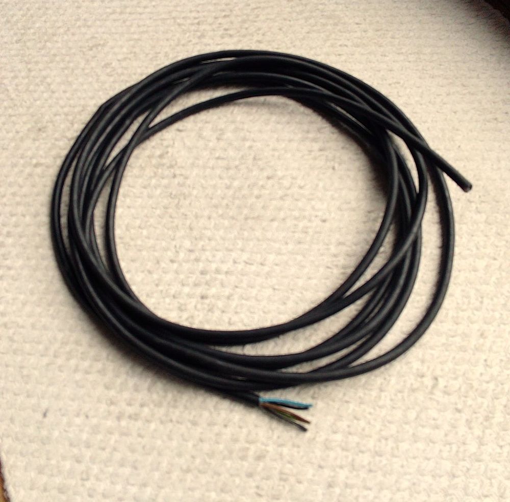 C&acirc;ble tri souple longueur 6.5m 3P + N + T en 1.5mm&sup2; Bricolage