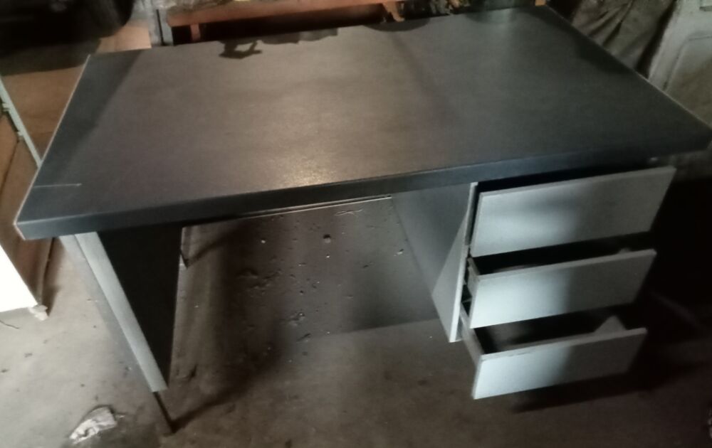 Bureau m&eacute;tal Meubles