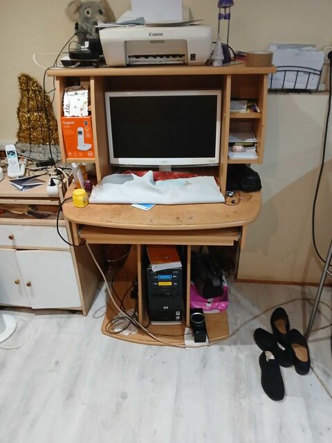 bureau d'ordinateur 20 Saint-Hilaire-du-Rosier (38)