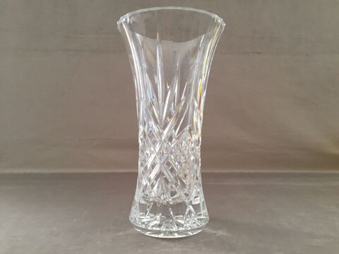 LOURD VASE EN VERRE CRISTAL MASSIF TAILL� FA�ON DIAMANT 25 Marseille 11 (13)