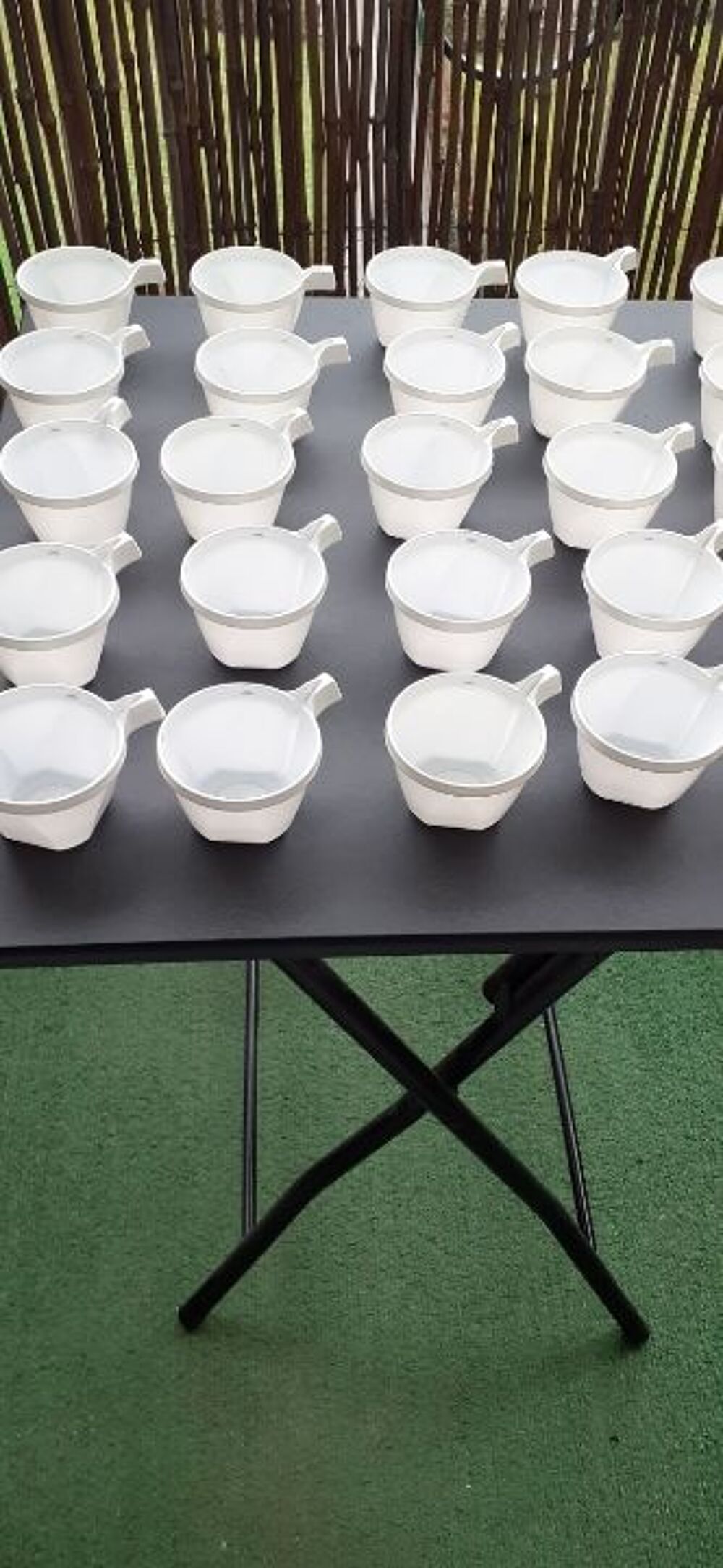 Lot de 20 tasses caf&eacute; o&ugrave; th&eacute; plastique rigide neuf Jardin