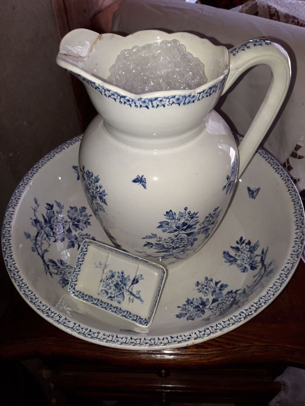 ENSEMBLE DE TOILETTE ancien en Fa&iuml;ence Décoration