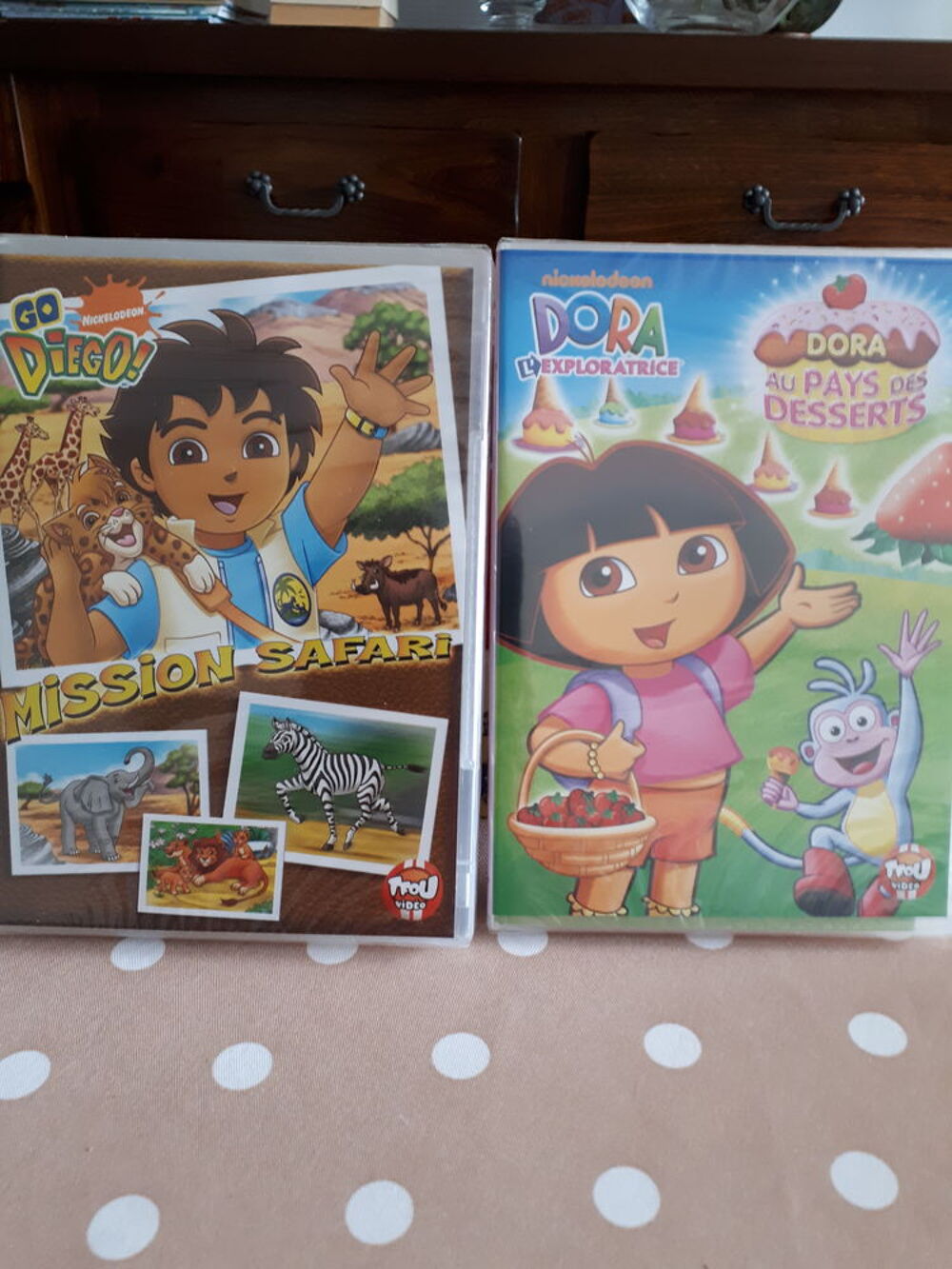 Coffret neuf 2 DVD enfants DORA et DIEGO - 5 euros DVD et blu-ray