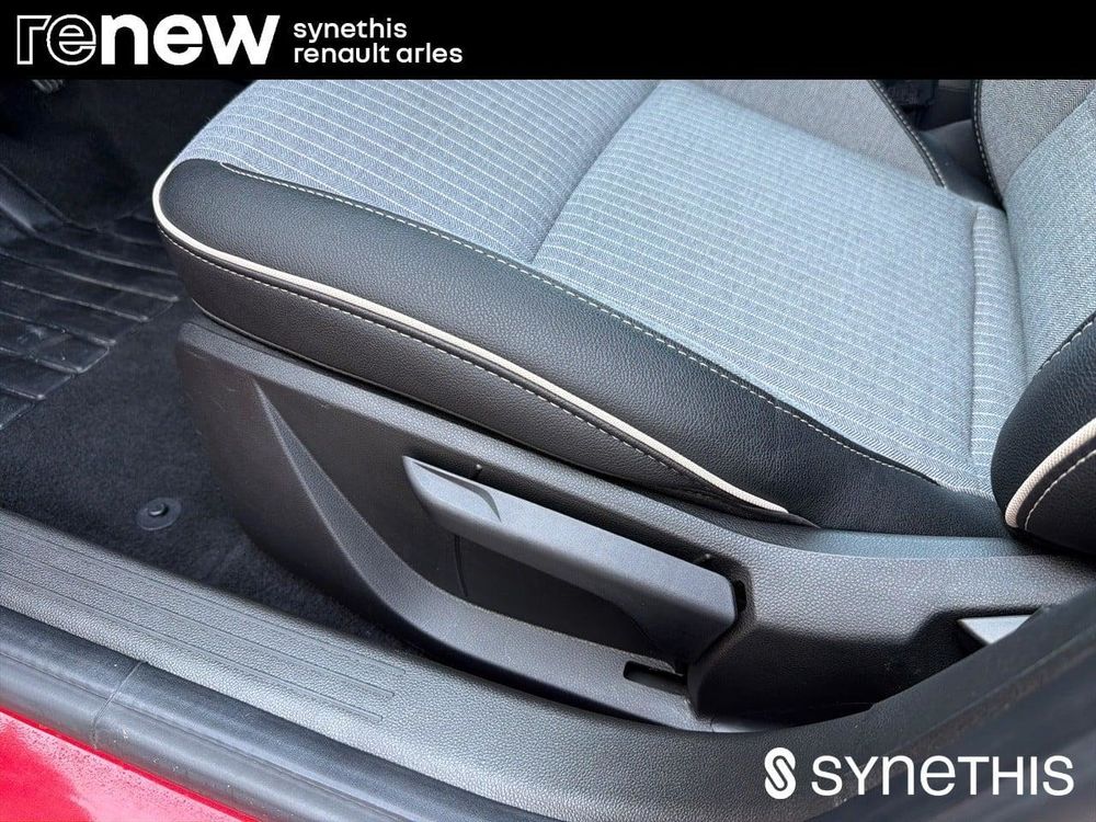 Clio V Clio E-Tech full hybrid 145 ch GSR2 Techno 2025 occasion 13200 Arles