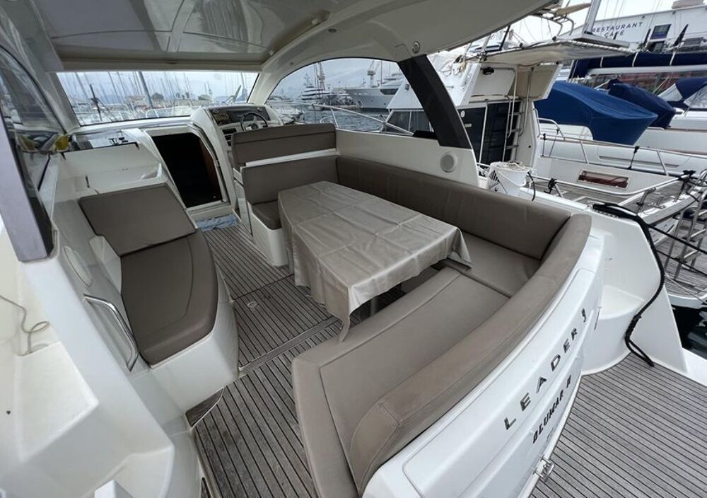 Vedette - Yacht - Offshore 2010 occasion 83990 Saint-Tropez