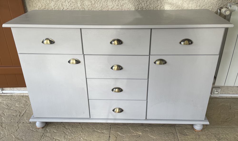 Meuble multi tiroirs et portes repeint en gris perle Meubles