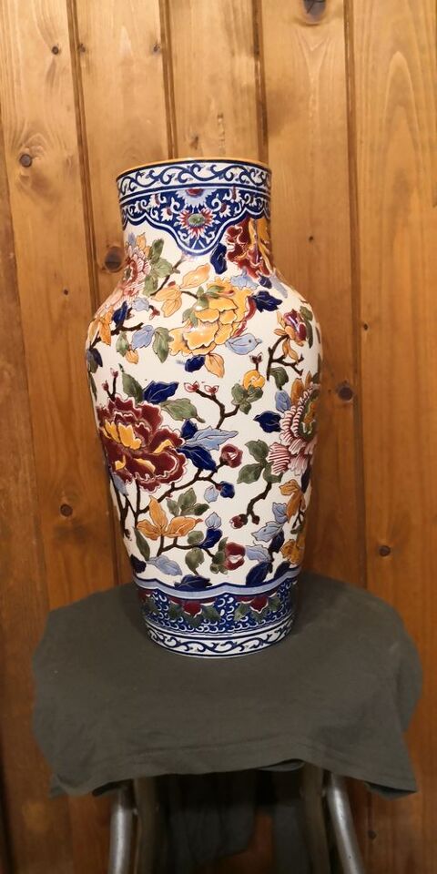 Authentique vase de Gien modle pivoines  650 La Roche-des-Arnauds (05)