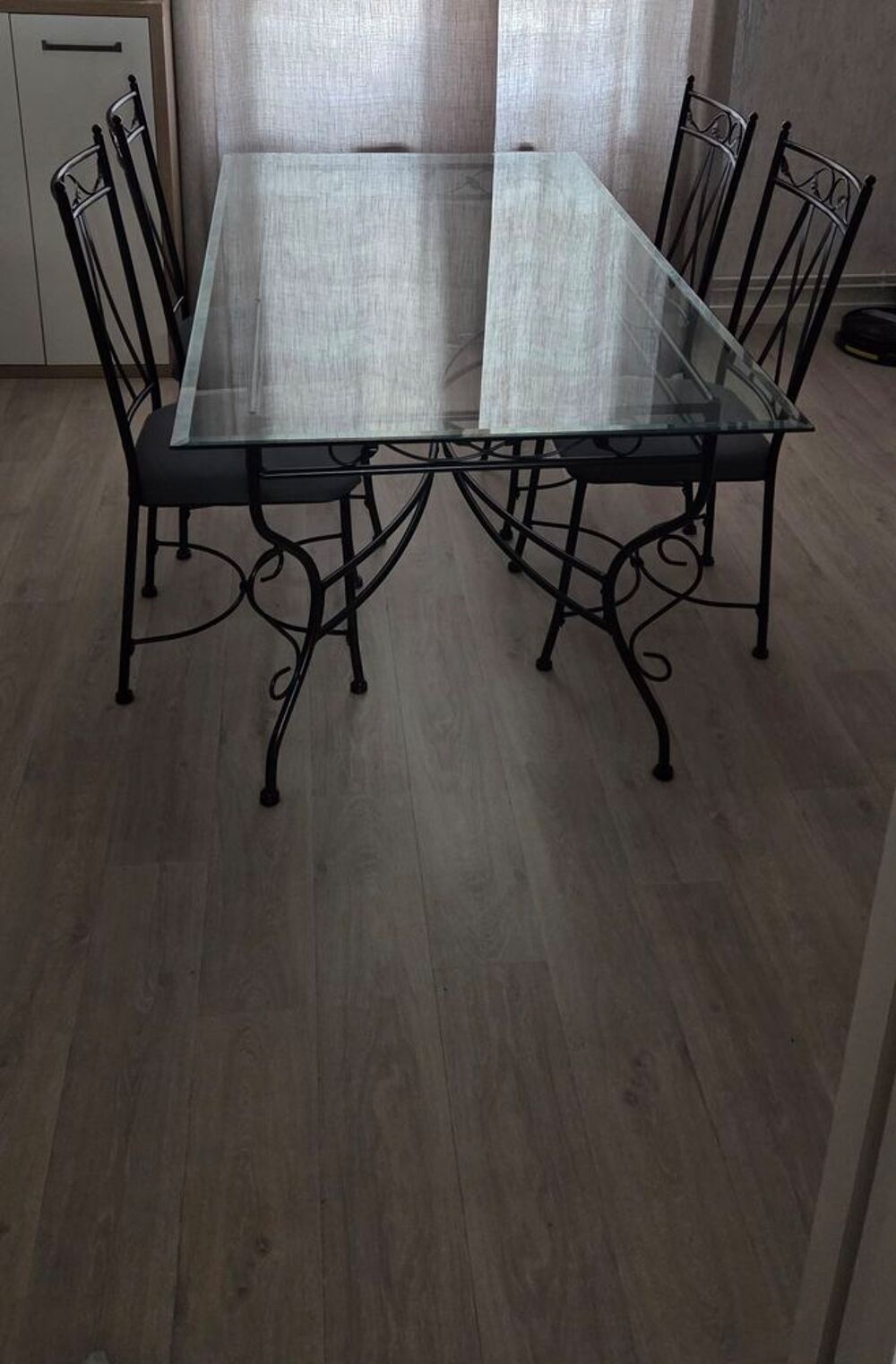 table en verre et 6 chaises Meubles