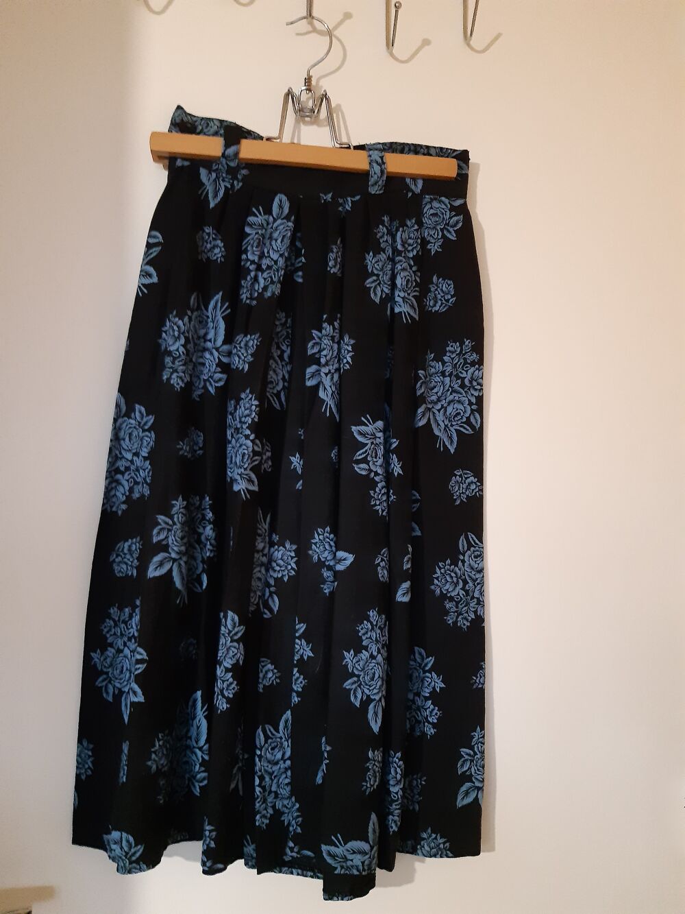 Jupe Culotte Noire + Motifs 1980. Vêtements