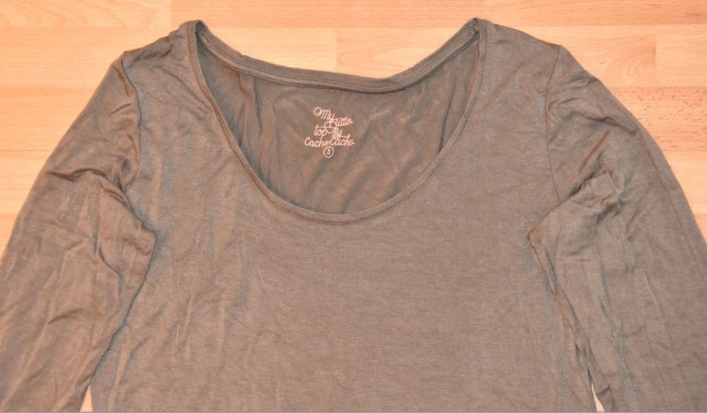Tee shirt. Cache cache. Taille: 3. Tr&egrave;s bon &eacute;tat
Vêtements