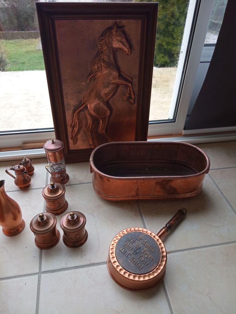 lot de divers objets en cuivre Décoration