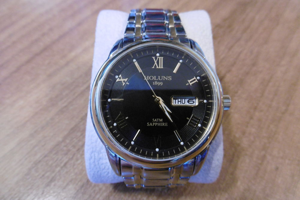 Montre Holuns NEUVE jamais port&eacute;e
Bijoux et montres