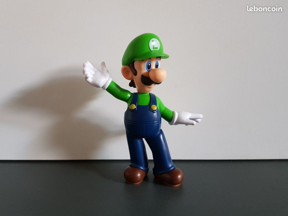 Echange Figurine Luigi Kinder 2022 15 cm Consoles et jeux vidéos