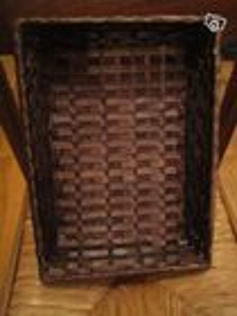 Corbeille en osier marron fonc� neuve 35 cm x 25 cm x 6 cm 0 M�rignies (59)