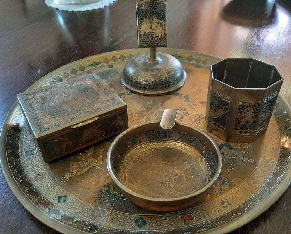 Ensemble fumeur ancien en laiton incrust&eacute; color&eacute; 