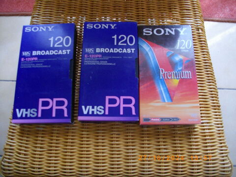 3 Cassettes VHS pour magnétoscope de 120 mn - Marque : SONY
Perros-Guirec (22)