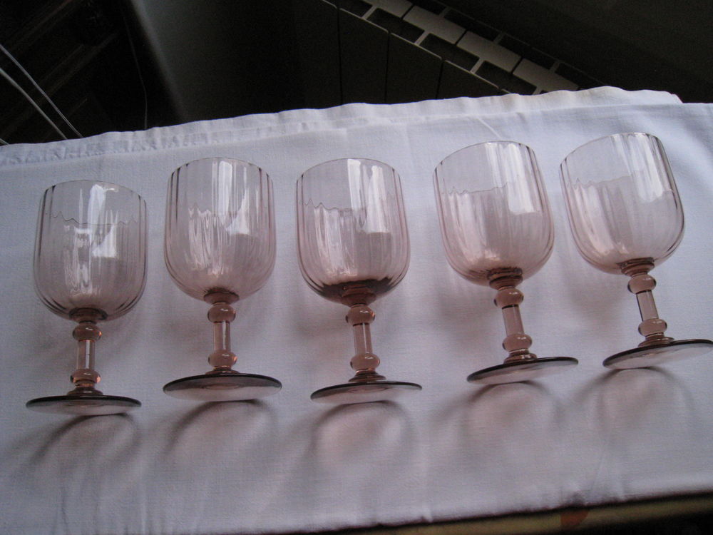 5 anciens verres &agrave; eau stri&eacute;s Cuisine