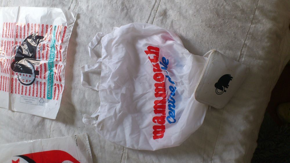 Quatre anciens sacs mammouth 