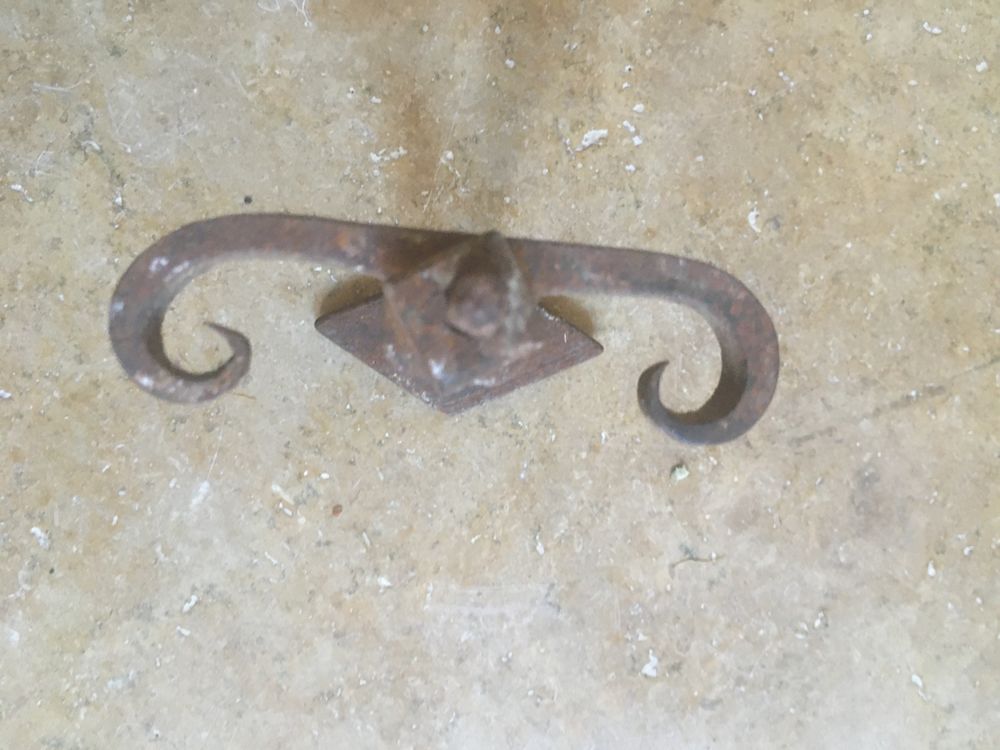 Poign&eacute;e de porte losange fer forg&eacute; pour clenche Louis XIII
Bricolage